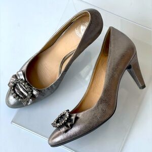 Nurture Julee Silver Gray Pumps Heels Rhinestone Bow Heels Shoes, Sz 8M